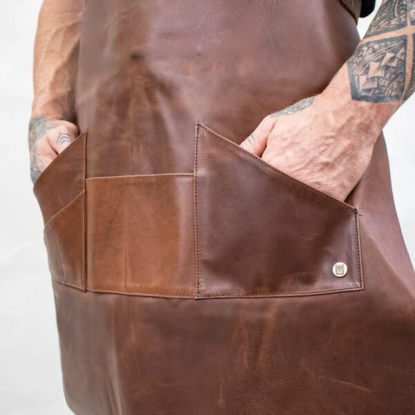 Rovadik Genuine Leather Personalised Apron for Men & Women – Heavy-Duty Work Apron with Adjustable Straps & Multiple Pockets for Welding, Woodworking, Workshop, BBQ & Crafting