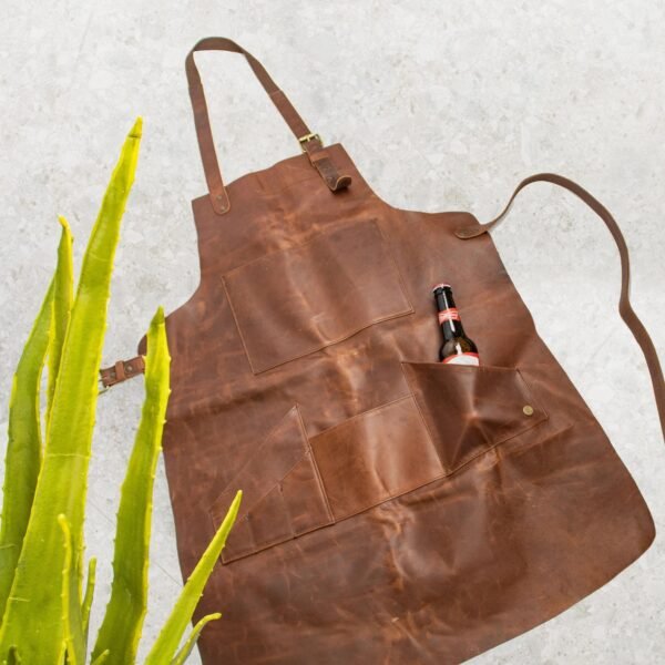 Rovadik Genuine Leather Personalised Apron for Men & Women – Heavy-Duty Work Apron with Adjustable Straps & Multiple Pockets for Welding, Woodworking, Workshop, Crafting & Barbeque
